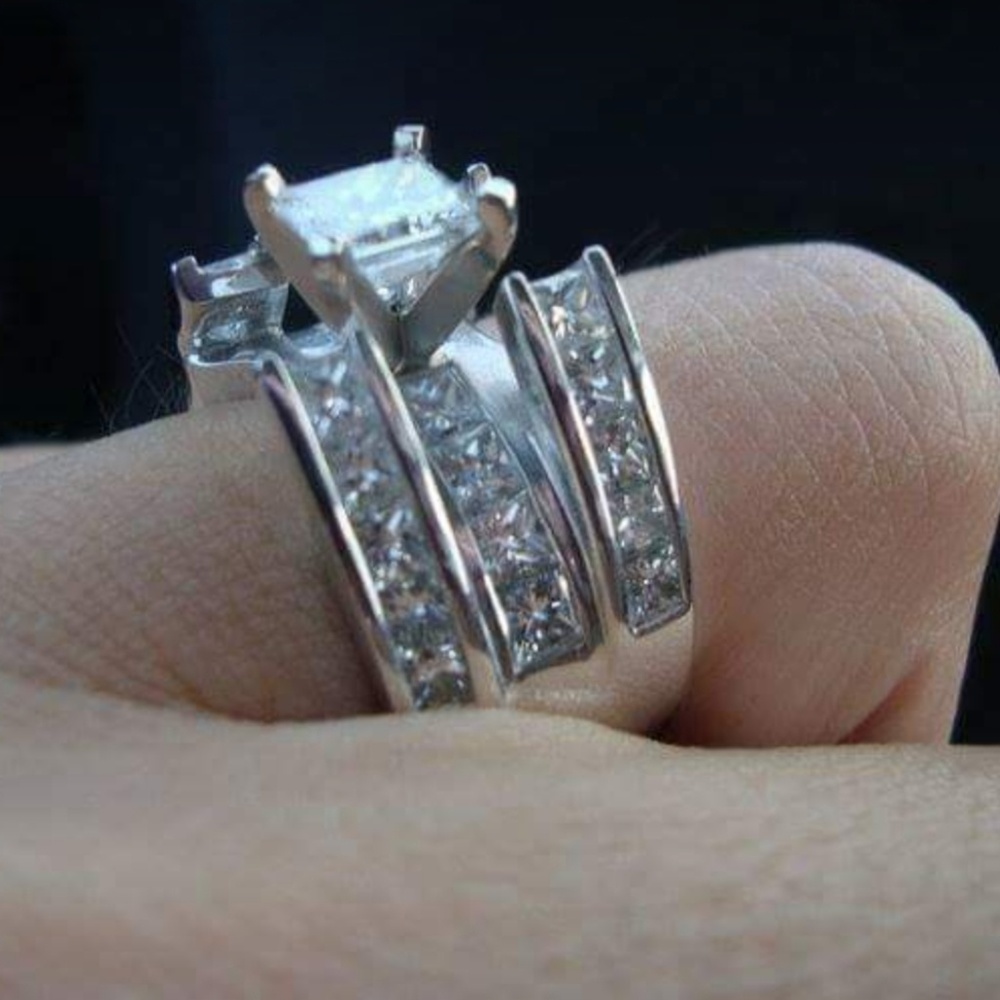 Wedding ring - Picture 3 of 4